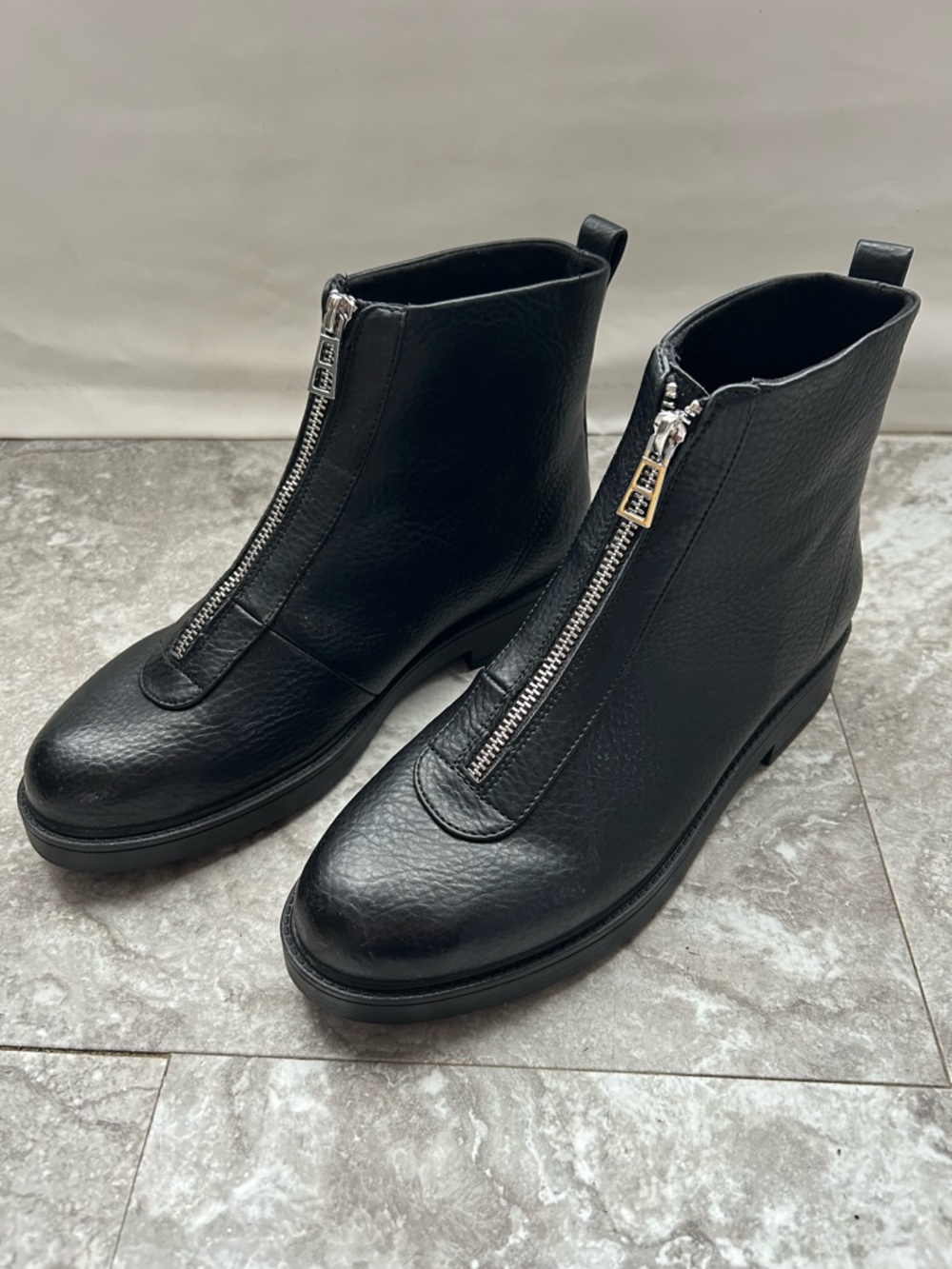 Aerosoles Women's Black Zip Closure Poshia Chelsea Bootie Size 8.5